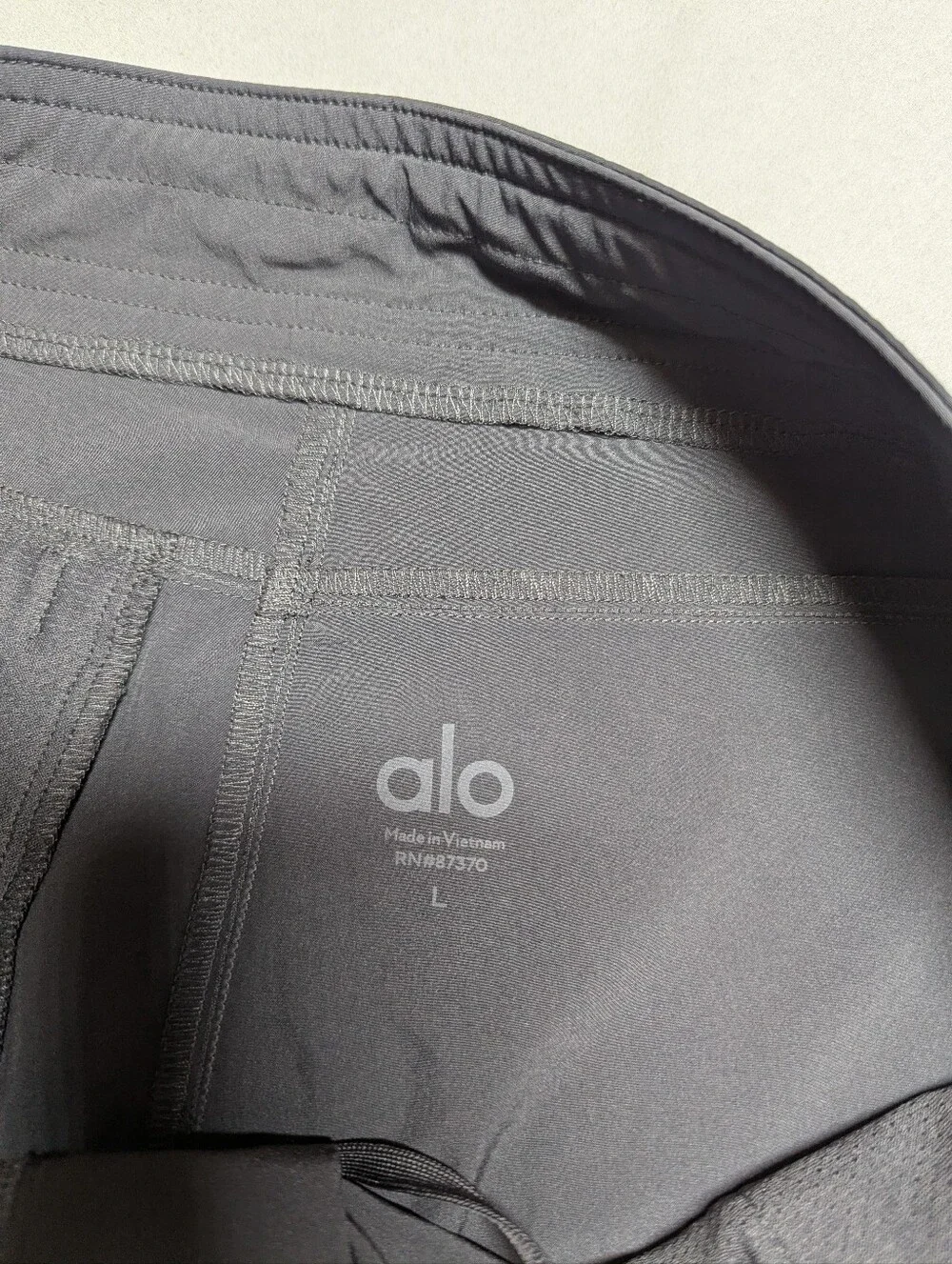ALO Yoga Men's Triumph Restore Sweat Shorts (Dark Grey)– Size Large